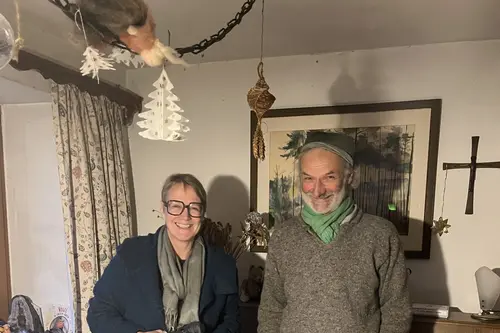 Engelhard Troll in seinem Wohnzimmer